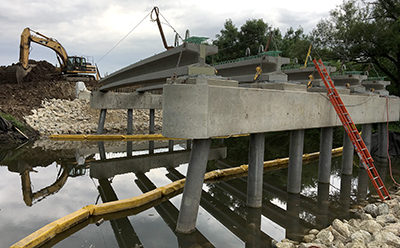 Photo of bridge project on I-35 over Turtle Creek.